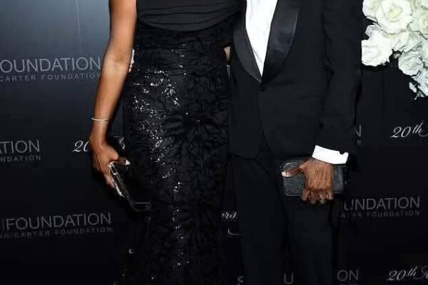 GLORIA CARTER, LA MÈRE DE JAY-Z : UNE HISTOIRE D’AMOUR, DE COURAGE ET DE VÉRITÉ