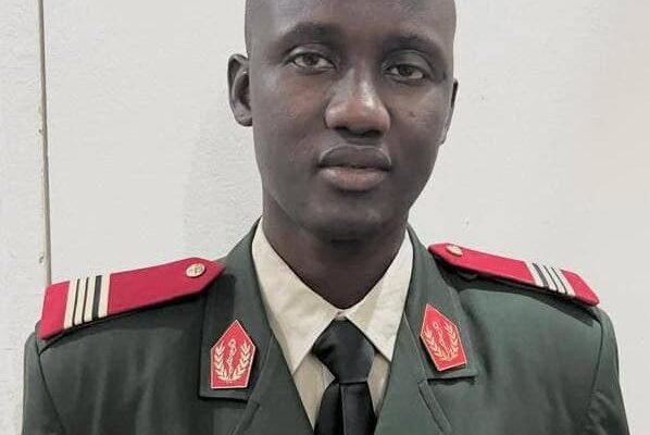 Le Commandant Moustapha Diop, un médecin militaire sénégalais, honoré en France pour l’excellence de ses recherches sur le VIH