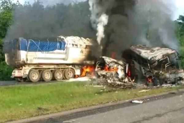 Drame sur l’autoroute : des militants RHDP victimes d’un grave accident en route pour le congrès